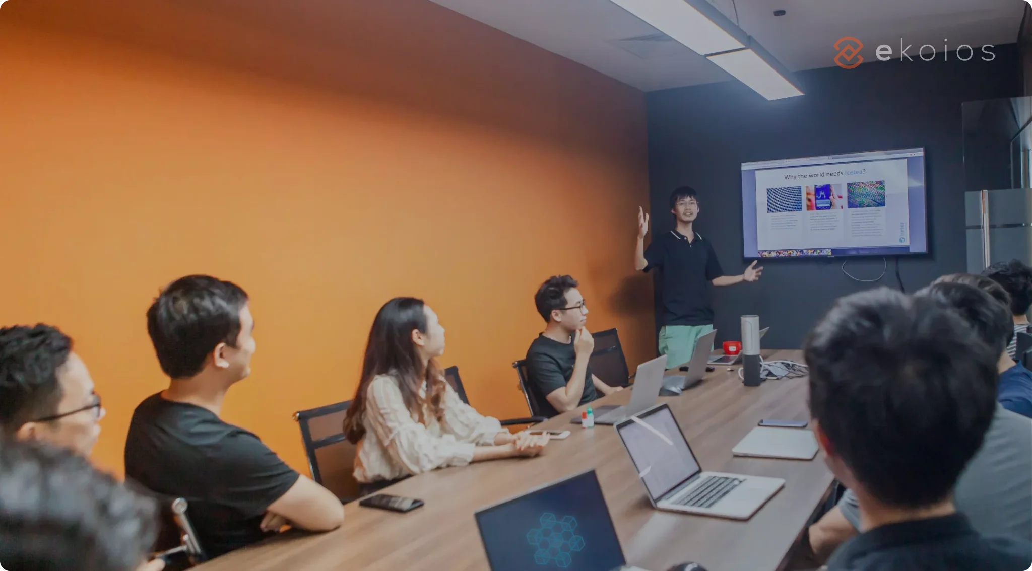 blockchain applied in business model